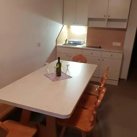 アパート Apartma Na Vrhu